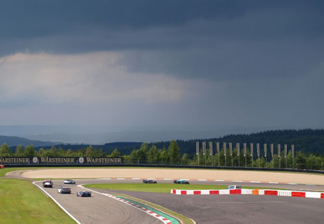 Regn på vej men det regner jo altid på Nürburg Ring.
(Foto: Alex Bundgaard)